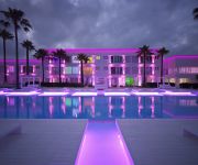 So White Boutique Suites