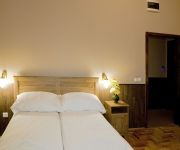 Corvin Point Rooms and Apartments