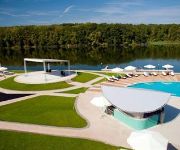 Vila 23 Snagov by Zeus International