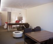 Howard Johnson La Canada  Hotel & Suites