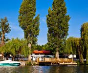 Les Canisses Hotel Restaurant