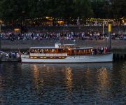 Hotelschiff Nedeva Check In bis 18 UHR - telefonisch anmelden