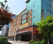 Super 8 Yantai Laishan Ying Chun Da Jie