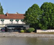 Auberge Du Pont Canal