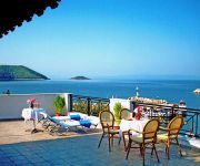 Anna Maria - Vanessa seafront Apartments and Suites