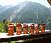 Haus Häsischa - Biobauernhof im Biosphaerenpark -