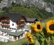 Hüttenwirt - Ihr Wohlfühlhotel am Dorfplatz