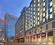 Hampton Inn - Suites - Minneapolis-Downtown MN