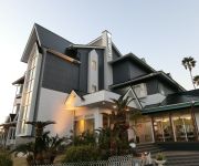 Petit Hotel Newport Club