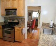 West Hollywood Vintage Vacation Apt.