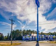 Deluxe Inn and Suites