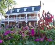 Brick Hotel on the Circle