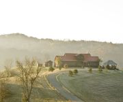 Old Man's Cave Chalets