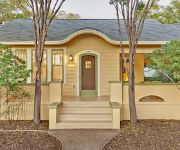 All Seasons Main Street Retreat