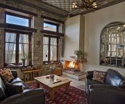 Ef Zin Studios & Suites