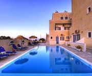 Azalea Studios & Apartments