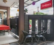 RedDoorz near Isola UPI