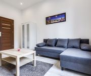 Penguin Rooms Moniuszki