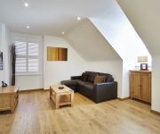 28 Castle Crescent by esa