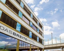 DASBREITEHOTEL am Rhein