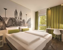 Super 8 by Wyndham Hamburg Mitte