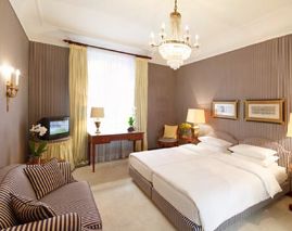 Opera Hotel