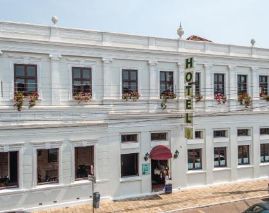 Central Palace Hotel