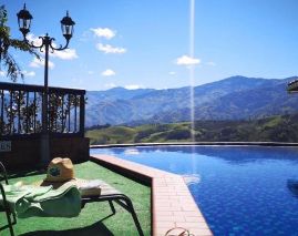 Castillo de Cascadas Finca Hotel