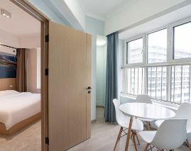 Yuehai Intelligent Seaview Cinema Apartment (Rizhao Wanpingkou Dongyi Town Store)
