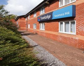 TRAVELODGE SWANSEA M4