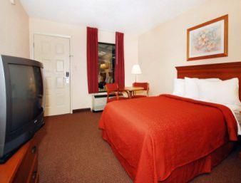 Baymont By Wyndham Knoxville I-75 - Knoxville, TN
