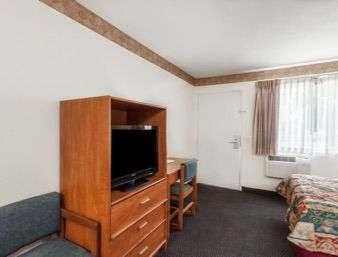 Days Inn By Wyndham San Marcos - San Marcos, CA