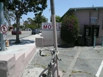 Pavilions Motel (Santa Monica)