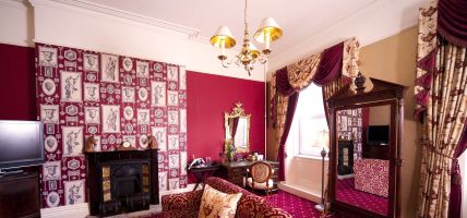 The Hallmark Queen Hotel (Cheshire West and Chester)