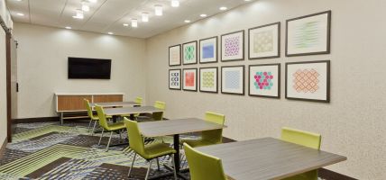 Holiday Inn Express & Suites FAYETTEVILLE (Fayetteville)