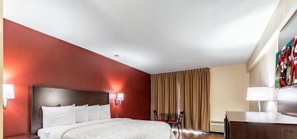 Hotel Red Roof PLUS+ & Suites Houston - IAH Airport SW
