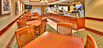 Holiday Inn Express & Suites CEDAR RAPIDS-I-380 @ 33RD AVE (Cedar Rapids)