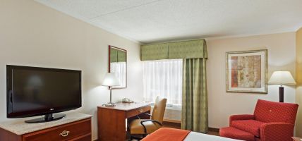 Holiday Inn Express & Suites GREENSBORO-(I-40 @ WENDOVER) (Greensboro)