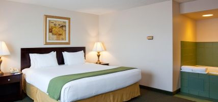 Holiday Inn Express & Suites OSHKOSH-SR 41 (Oshkosh)