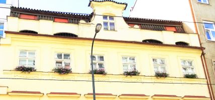 Hotel U dvou zlatych klícu The Golden Keys (Prague)