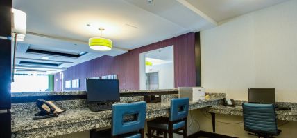 Holiday Inn Express & Suites CHARLESTON ARPT-CONV CTR AREA (North Charleston)