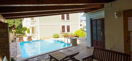Hotel Apartments and Rooms Degra (Umag)