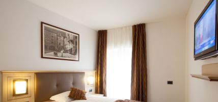 Portici Hotel Romantik & Wellness (Riva del Garda)