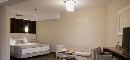 Hotel White (Krynica Morska)