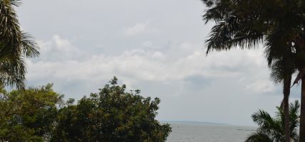 Hotel Saffron Beach Bistro and Cottages (Entebbe)