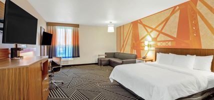 La Quinta Inn & Suites by Wyndham Waco Downtown - Baylor