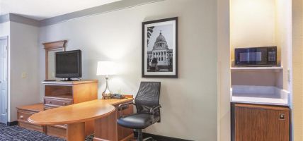 La Quinta Inn & Suites by Wyndham Jackson Airport (Pearl)