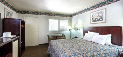 Hotel Travelodge by Wyndham Long Beach Convention Center
