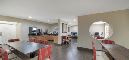 Hotel Comfort Suites Red Bluff near I-5