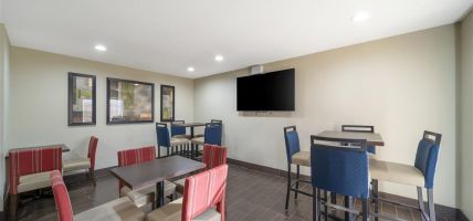 Hotel Comfort Suites Red Bluff near I-5